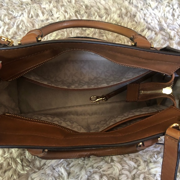 Michael Kors Handbag - Picture 7 of 12